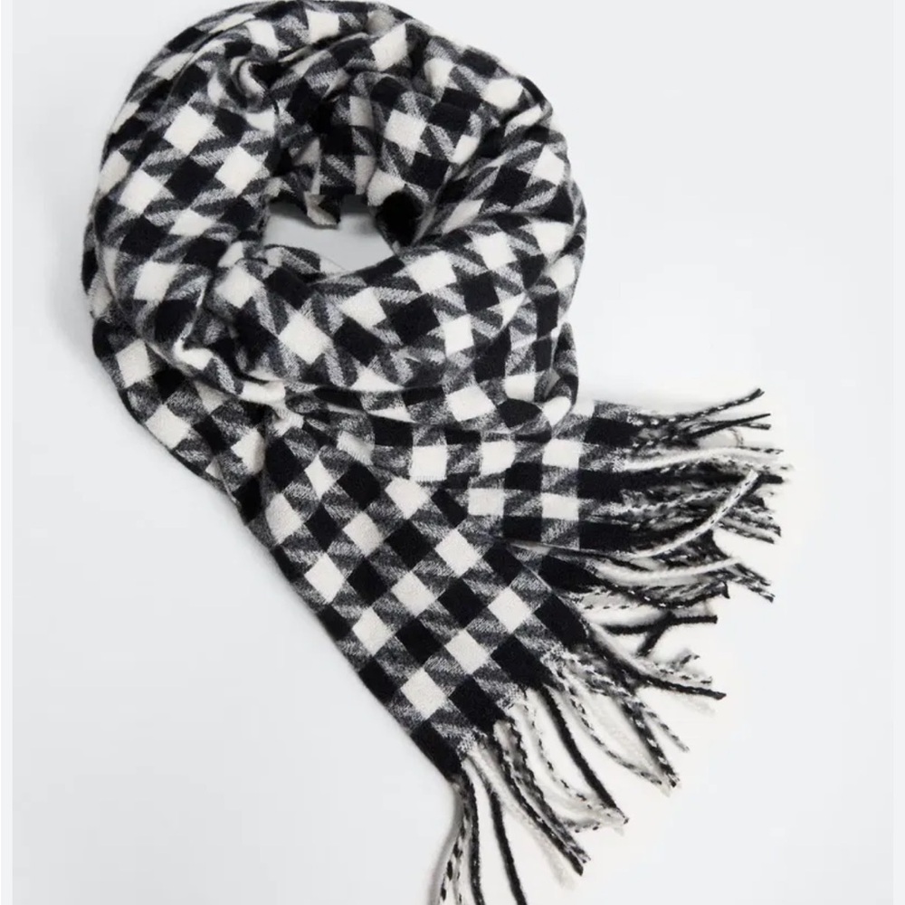 Mango Houndstooth Knit Scarf
